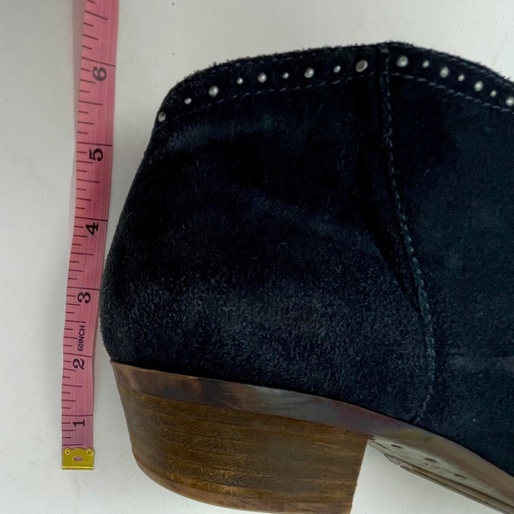 Studded Lucky Brand gray suede ankle booties. Size 8 M. - Picture 8 of 10